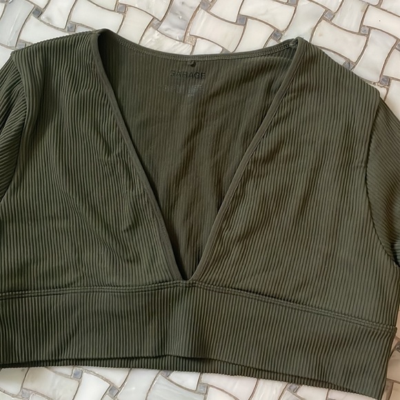 Garage ribbed deep v neck.  Size lg.  but is fitted. - Picture 3 of 5